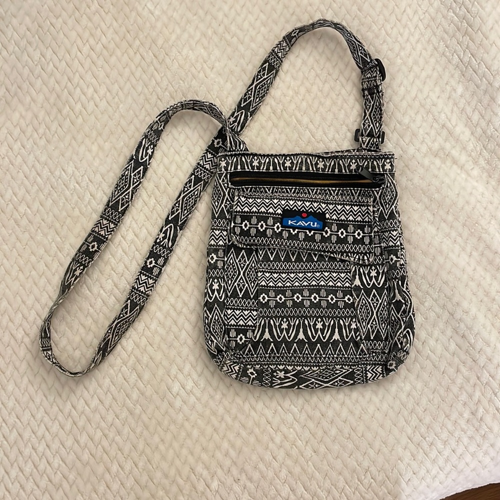 Kavu Crossbody Bag Black and White Tribal Pattern